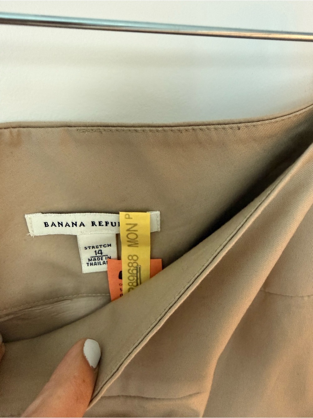 Banana Republic Women's Beige Tailored Blazer and Skirt - Picture 9 of 10